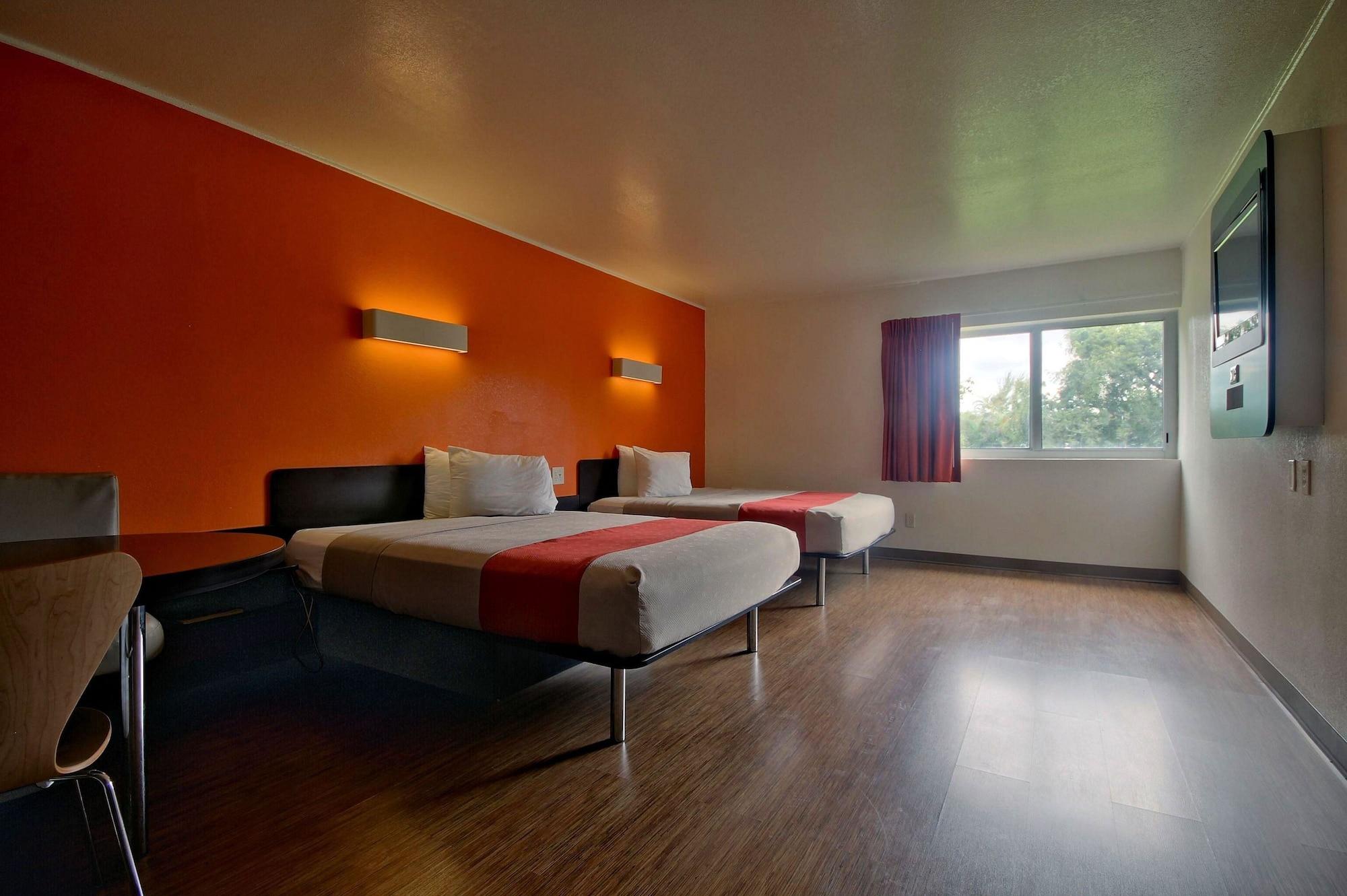 Motel 6-Miami, Fl Doral Exterior photo