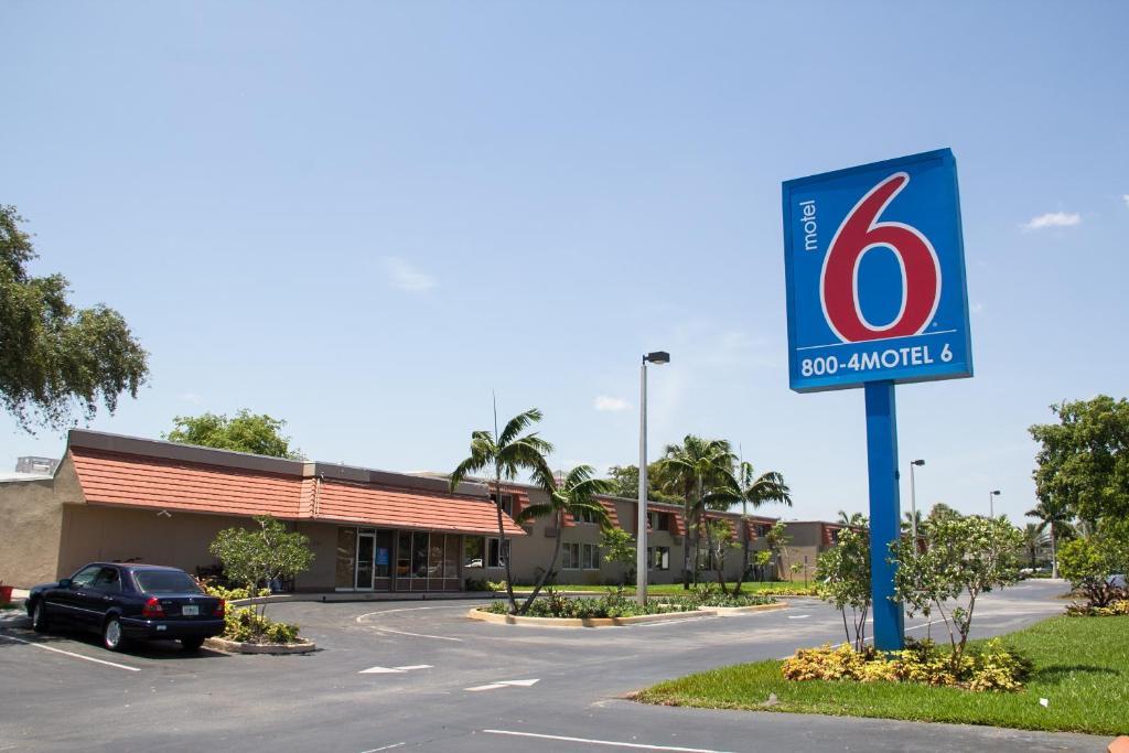 Motel 6-Miami, Fl Doral Exterior photo